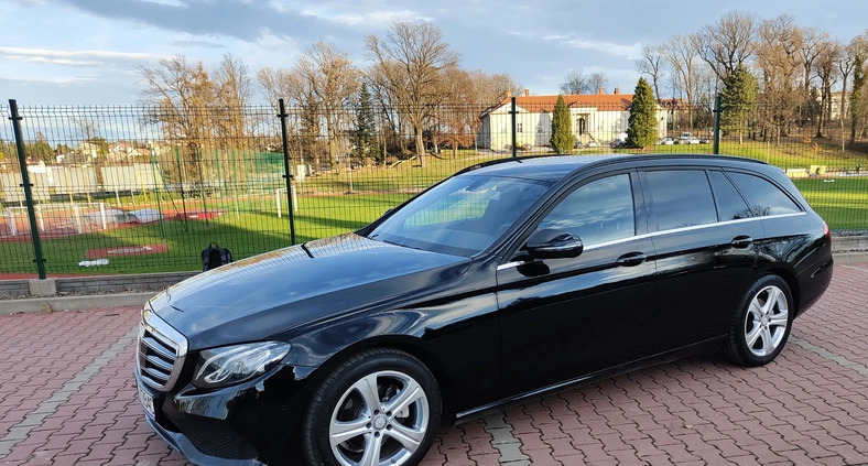 Mercedes-Benz Klasa E cena 93000 przebieg: 205000, rok produkcji 2017 z Chorzów małe 301